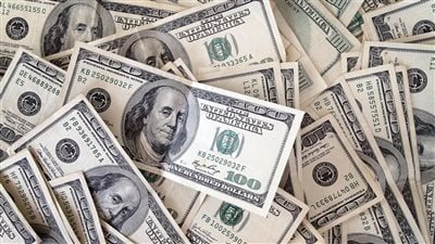 ارتفاع تحويلات المصريين بالخارج يعزز استقرار الجنيه