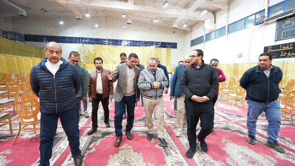 قبل إعادة انتخابات النواب.. محافظ أسيوط يتفقد لجنة إستاد الأربعين