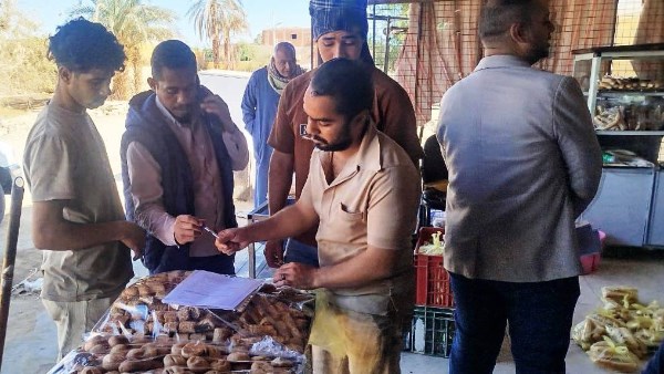 ضبط 103 محاضر مخالفة متنوعة فى حملات تموينية بأسوان بالمخابز البلدية والأسواق
