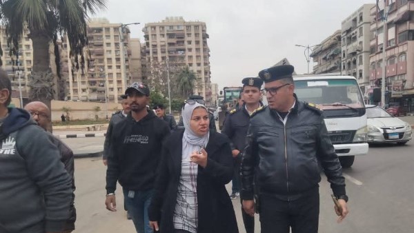 مناخ بورسعيد يداهم فروشات عشوائية .. ورئيس الحي : مش هسيب إشغال يهدد المواطنين | شاهد مناخ بورسعيد يداهم فروشات عشوائية .. ورئيس الحي : مش هسيب إشغال يهدد المواطنين | شاهد