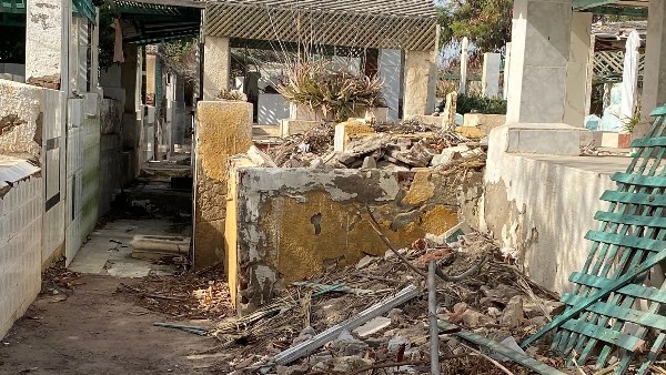 رئيس حي غرب بورسعيد: بنعمل اللي علينا احتراما لحرمة الموتى لكن المواطنين مش بتساعد |تفاصيل رئيس حي غرب بورسعيد: بنعمل اللي علينا احتراما لحرمة الموتى لكن المواطنين مش بتساعد |تفاصيل