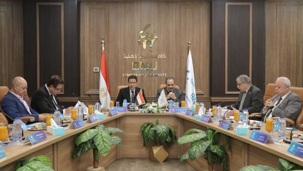 مجلس جامعة بنها الأهلية يناقش اتفاقيات التعاون والتبادل الطلابي مع الجامعات الدولية
