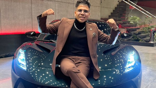 بركة ربنا ودعوة أمي .. عمر كمال يستعرض سيارته الجديدة