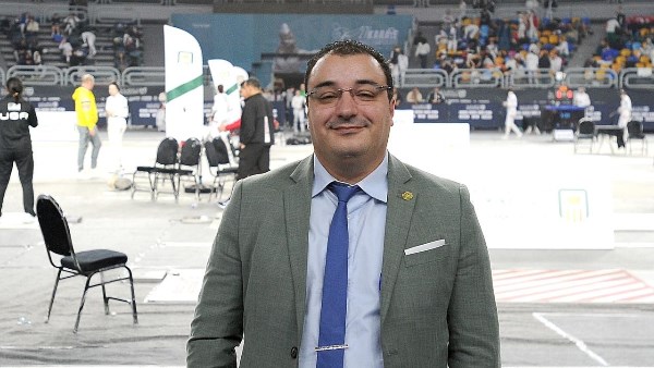 مراقب الاتحاد الدولي يشيد بتنظيم مصر لكأس العالم للسلاح للناشئين