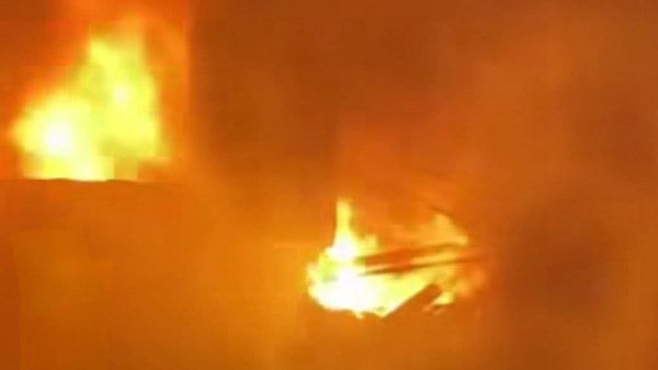 صرخات ورعـ.ـب.. «إطفاء الجيزة» تنقذ إمبابة من كارثة بإخماد حريق هائل التهم عقارًا