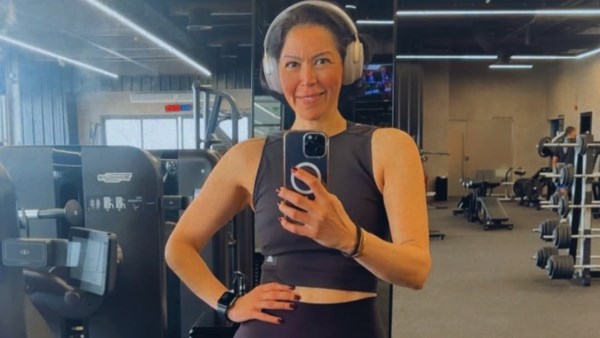 لقاء الخميسي تستعرض رشاقتها من الجيم
