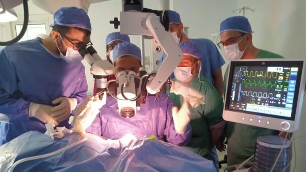 ثورة طبية بعد إجراء روبوت صيني لعملية جراحية معقدة
