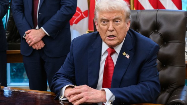 وقف بناء قاعة احتفالات البيت الأبيض يدمر الولايات المتحدة