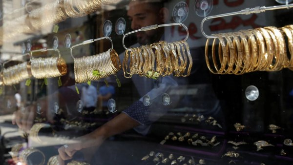 الآن بعد الانخفاض الأخير.. سعر الذهب عيار 21 الاثنين 16122024 بالصاغة