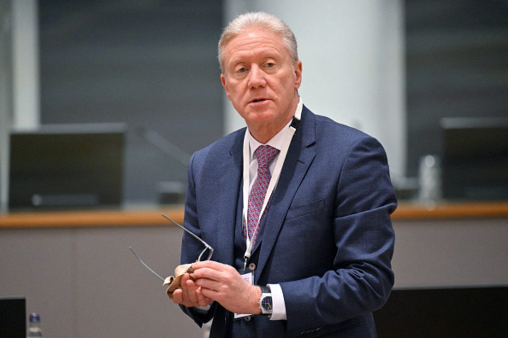 وزير الخارجية اللبناني يهدد بتجريد حزب الله من سلاحه بالقوة ..