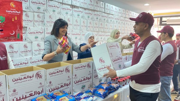 مؤسسة أبو العينين للعمل الثقافي والاجتماعي قامت بإعداد 350 ألف كرتونة مواد غذائية لتوزيعها