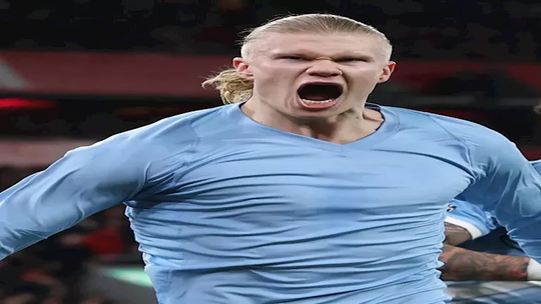 شبيه هالاند يخطف الأنظار في مانشستر.. ما القصة؟