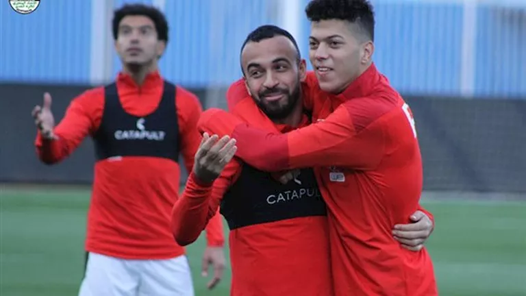 “أخطأ وأتمنى يركز”.. تعليق أفشة على أزمة إمام عاشور والأهلي