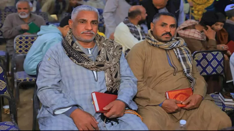 صدقة جارية.. توزيع مصاحف بدل السجائر في حفل زفاف بسوهاج