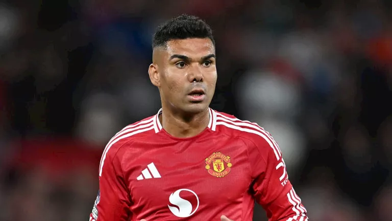 “من بينهم فريق ميسي ورونالدو”.. كاسيميرو يحسم مستقبله بعد كأس العالم 2