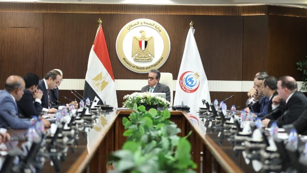 وزير الصحة يتابع استعدادات التشغيل التجريبي للتأمين الصحي الشامل بالمنيا