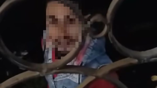 فيديو اعتراض فتاة على قضاء شاب لحاجته بالشارع يثير الجدل.. ومتابعون يردون بحديث نبوي