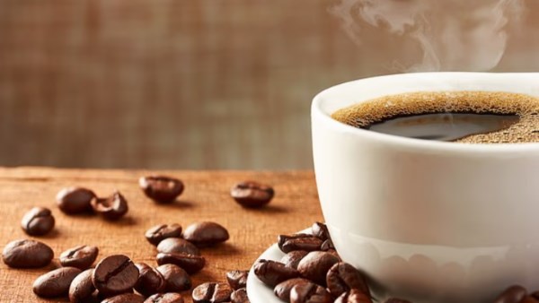 ماذا يحدث لجسمك عند شرب القهوة بعد الإفطار مباشرة في رمضان؟