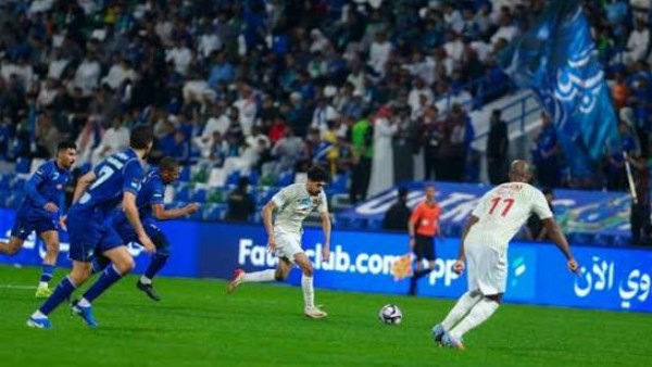 تعادل إيجابي بين الفتح وضمك في دوري روشن السعودي