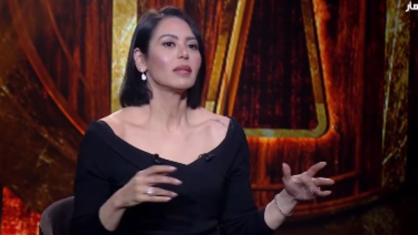 عمرها ما هددت استقرارنا.. لقاء الخميسي تتحدث عن خلافاتها مع عبدالمنصف