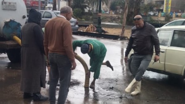 محافظ المنوفية: التعامل الفوري مع تجمعات مياه الأمطار والنقاط الساخنة