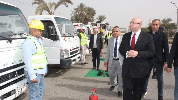 بمدخل إهناسيا .. محافظ بني سويف يتفقد اصطفاف المعدات لخطة التعامل مع الأزمات بمدخل إهناسيا .. محافظ بني سويف يتفقد اصطفاف المعدات لخطة التعامل مع الأزمات