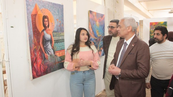 نائب رئيس جامعة أسيوط يفتتح معرض «تجربة إبداعية (3)» لطلاب كلية الفنون الجميلة