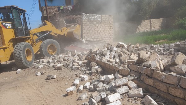 ضمن الموجة 28.. “محلية الوقف” بقنا تزيل 22 حالة تعدٍ