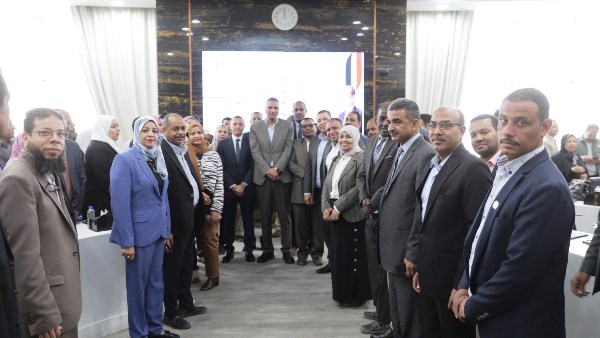 المحافظ الجديد يتسلّم مهام منصبة.. ورسائل وفاء من المحافظ السابق.. واستئناف حركة الملاحة النيلية.. وخارطة طريق لمرحلة تنموية شاملة