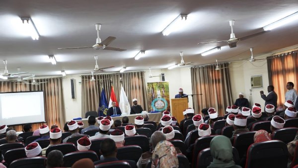 محافظ أسوان يشارك في اليوم السنوى لمرور 1086 عاماً على تأسيس الجامع الأزهر ..صور