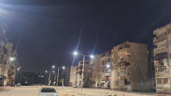 بدء أعمال إنارة منطقة عمرو بن العاص بزهور بورسعيد ضمن خطة تطوير شامل