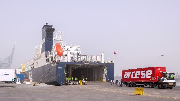 ميناء دمياط يستقبل 7 سفن حاويات وبضائع عامة