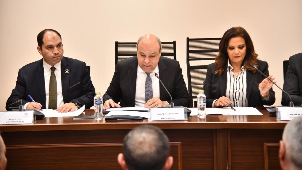 وزير الطيران يستعرض خطة تطوير القطاع أمام لجنة السياحة والطيران بمجلس النواب