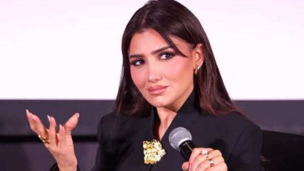 أطيب قلب عرفته.. مي عمر تعلن موعد عزاء والدها برسالة مؤثرة