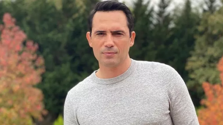 ظافر العابدين يعلن رحيل شقيقه حاتم برسالة مؤثرة