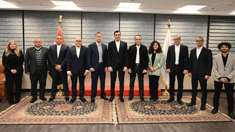 “تطوير واستثمار واكتشاف”.. تفاصيل جلسة وزير الرياضة مع شركة استادات