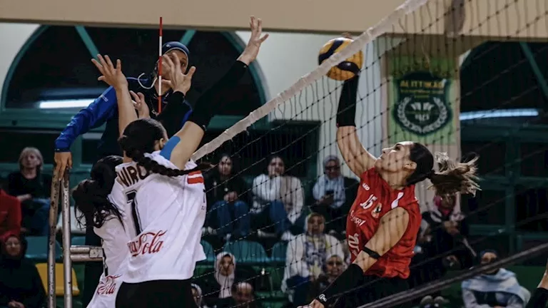 سيدات طائرة الأهلي يتوجن بكأس مصر على حساب الزمالك