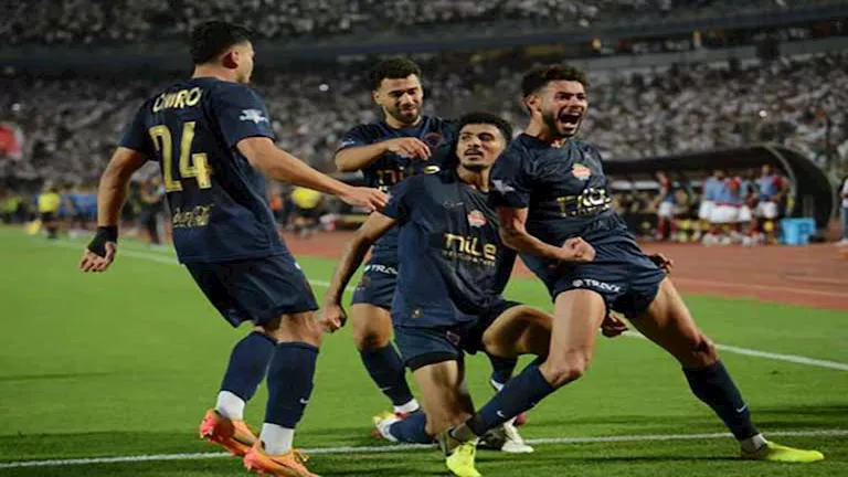 الزمالك بالزي البديل أمام بيراميدز الليلة في قمة الجولة الـ20