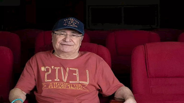 عودة مسرحية “ابن الأصول” بعد التأجيل بسبب سوء الأحوال الجوية