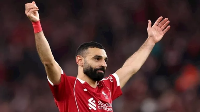 كاتب صحفي يقارن محمد صلاح برموز ليفربول ويشيد بمسيرته