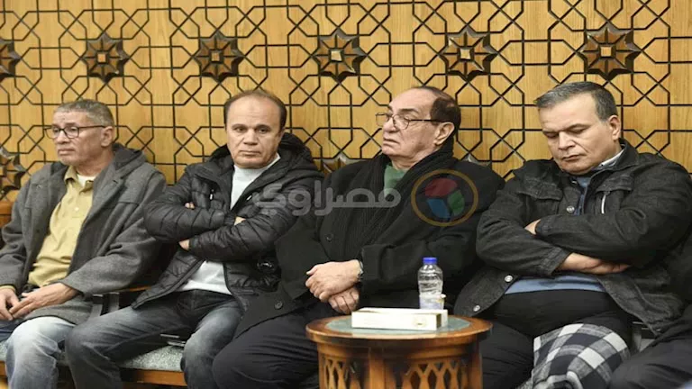 بالصور- انتهاء عزاء المخرج أحمد عاطف