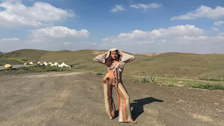 أحدث جلسة تصوير جريئة لـ كنزي عمرو دياب على “انستجرام”