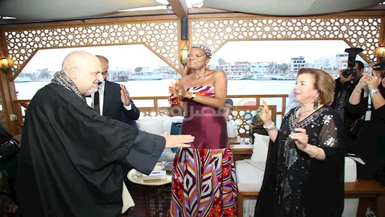 خالد الصاوي يرتدي الملابس الصعيدية في مهرجان الأقصر للسينما