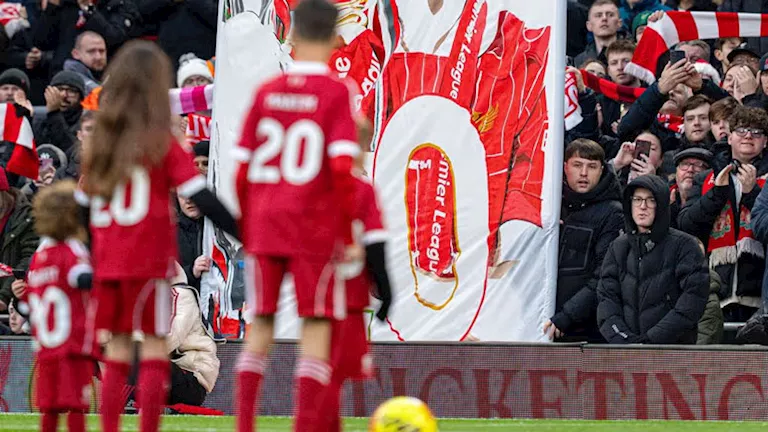 تحت أنظار صلاح.. جماهير ليفربول وولفرهامبتون يكرمون الراحل ديوجو جوتا