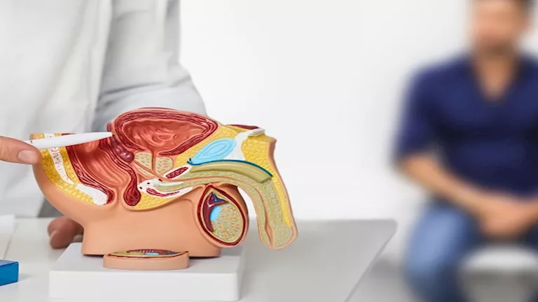 علامات لدى الرجال تنذر بسرطان خطير ..راقبها