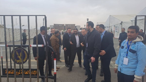 وزير التعليم العالي يدلي بصوته في انتخابات المهندسين