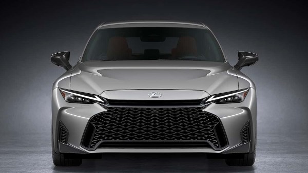 تبدأ من 213 ألف ريال.. أسعار لكزس IS 2026 في السوق السعودي