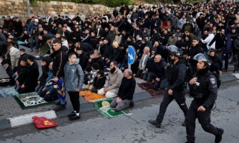 لأول مرة منذ احتلال شرقي المدينة عام 1967.. إسرائيل تمنع صلاة العيد في المسجد الأقصى بالقدس الشرقية