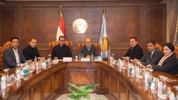 برلمانية الشعب الجمهوري بالشيوخ تعقد اجتماعًا لمناقشة خطة العمل المستقبلية.. صور