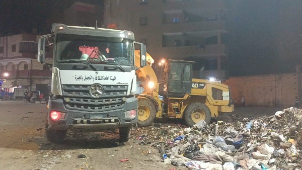 رفع 1800 طن مخلفات من العمرانية والوراق وإمبابة ضمن حملات النظافة